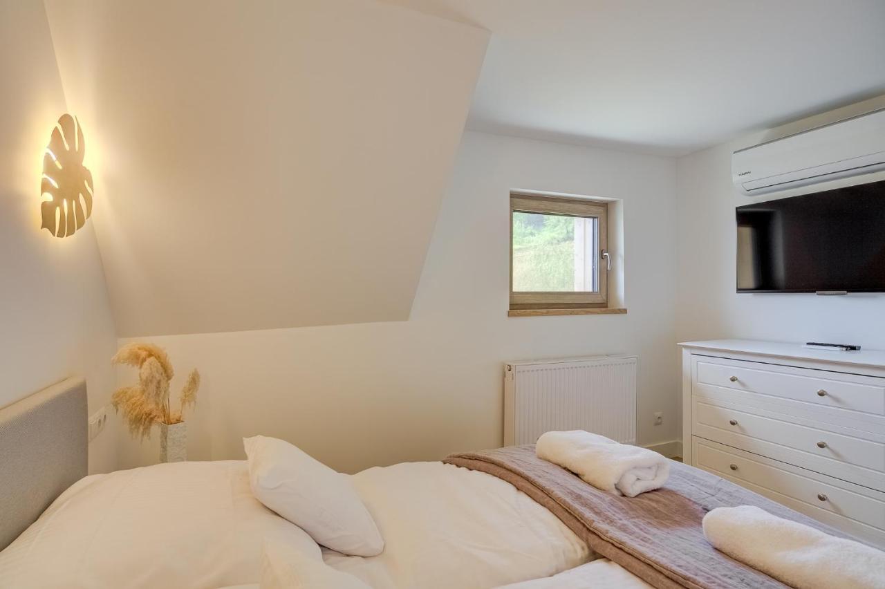 Znamirowickachata Sauna Jacuzzi Spa Znamirowice Exteriör bild